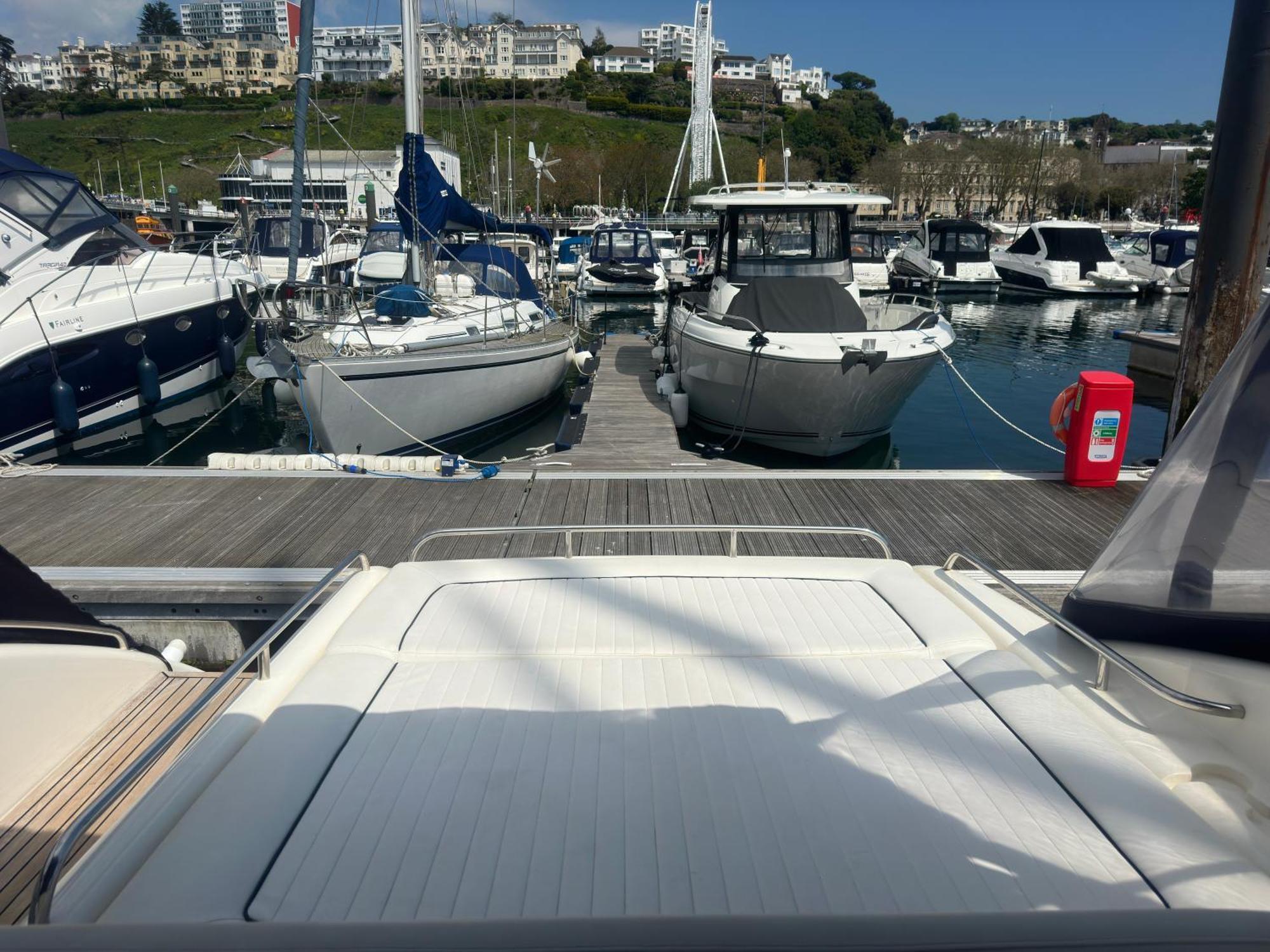 Boat Accommodation Ltd Torquay Dış mekan fotoğraf
